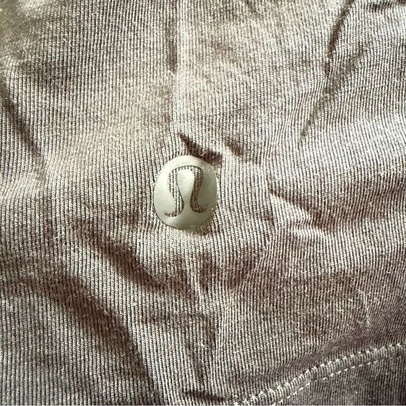 BNWOT Lululemon Kitsilano Mock Neck Tee - size 2 - Picture 4 of 6